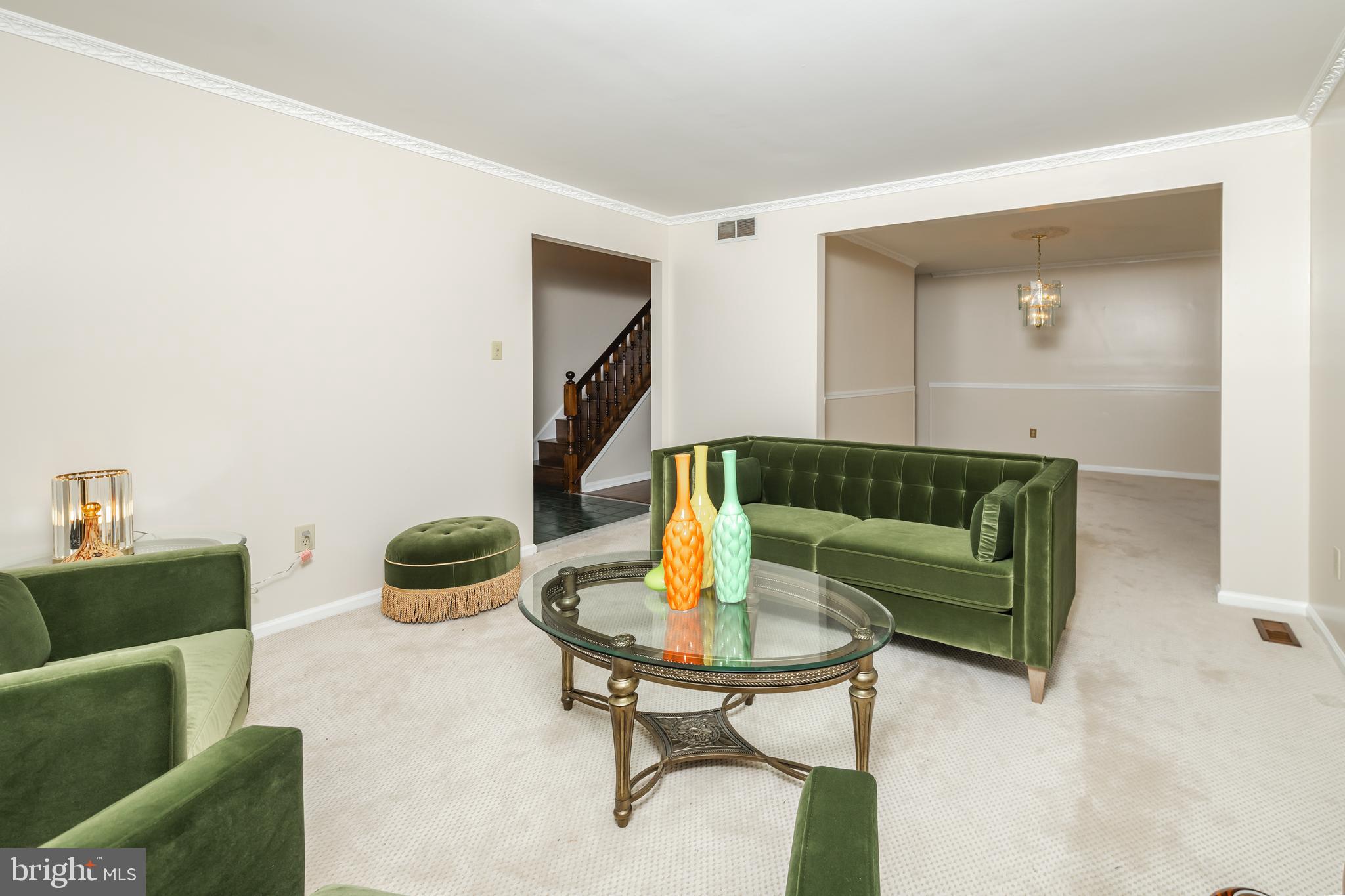72 Rosalind Circle Sicklerville, NJ 08081 - Photo 4 of 47 a living room with furniture and a potted plant