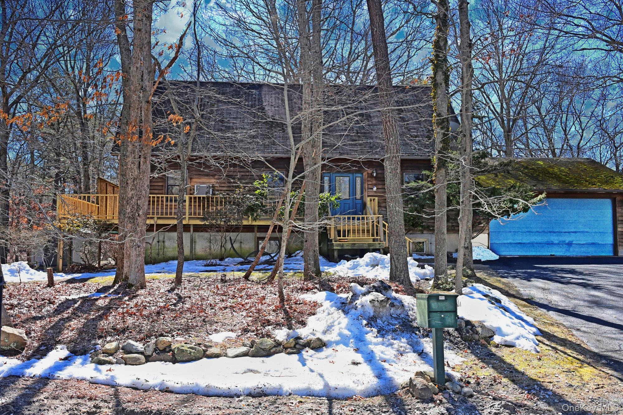 5 Arthur Street Riverhead, NY 11901 - Photo 2 of 28