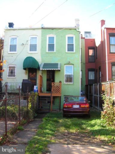 218 10th Street Southeast Washington, DC 20003 - Photo 12 of 12 Back yard