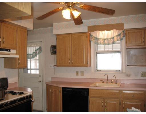 8254 Peebles Road Pittsburgh, PA 15237 - Photo 2 of 12 Kitchen.