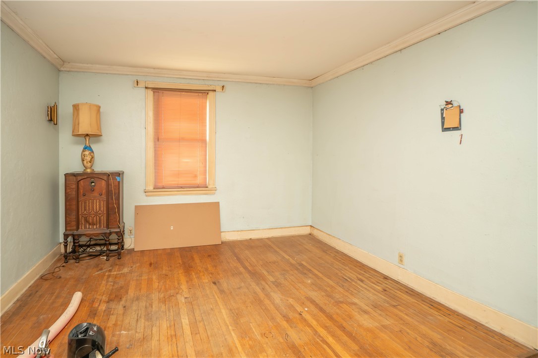 522 Massillon Road Akron, OH 44306 - Photo 6 of 27 Living Room
