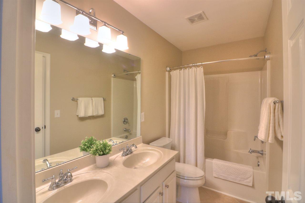 7421 Silver View Lane Raleigh, NC 27613 - Photo 19 of 29