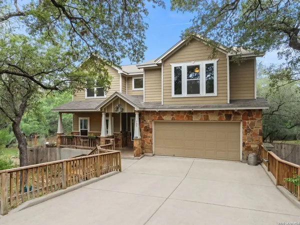 $389,000 | 703 Stable Glen Drive, San Antonio, TX 78245