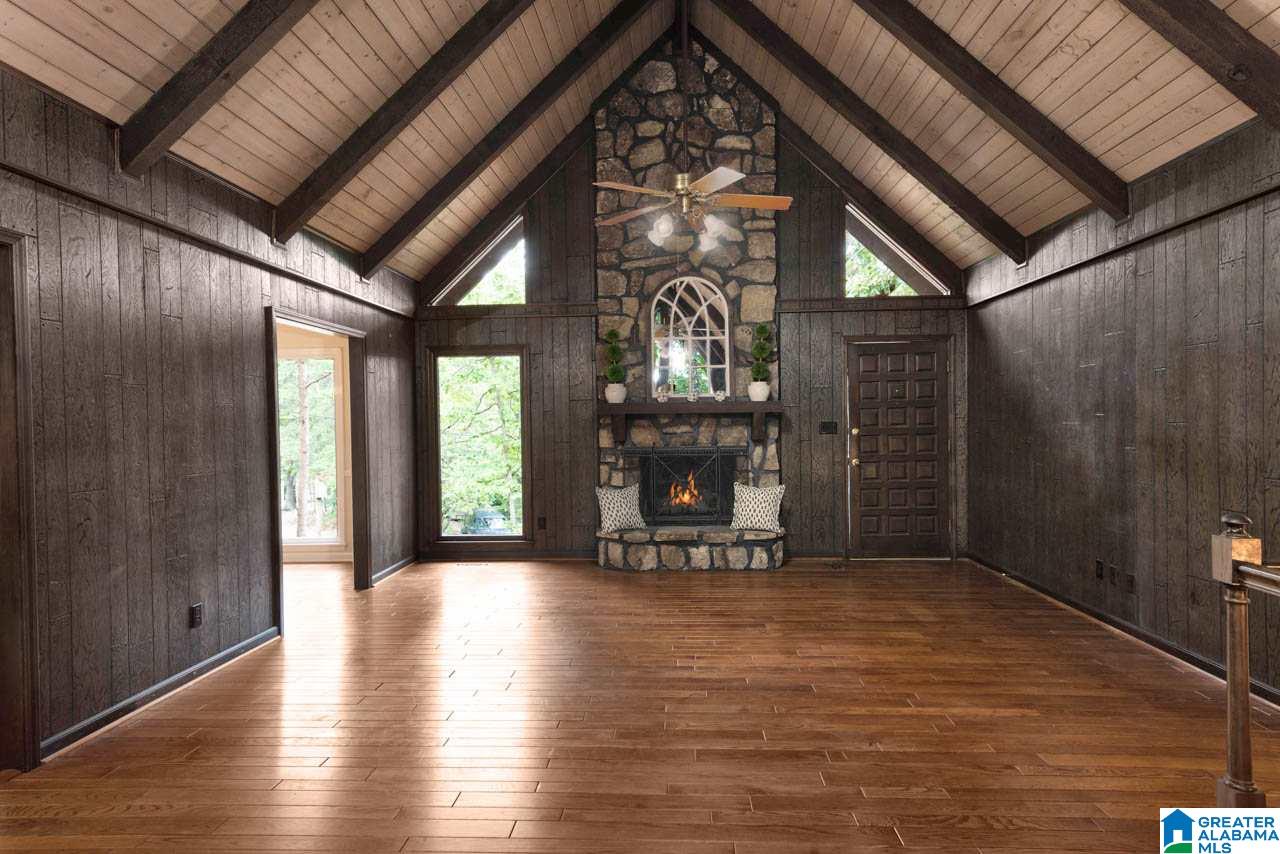 340 Round Hill Road Pelham, AL 35124 - Photo 4 of 36