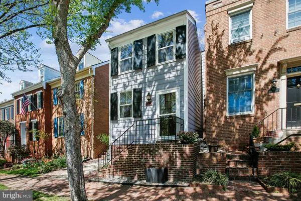 $850,000 | 813 Wolfe Street, Alexandria, VA 22314