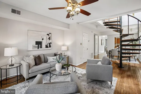 $850,000 | 813 Wolfe Street, Alexandria, VA 22314