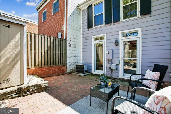 $850,000 | 813 Wolfe Street, Alexandria, VA 22314