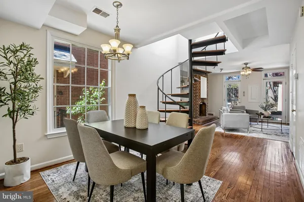 $850,000 | 813 Wolfe Street, Alexandria, VA 22314