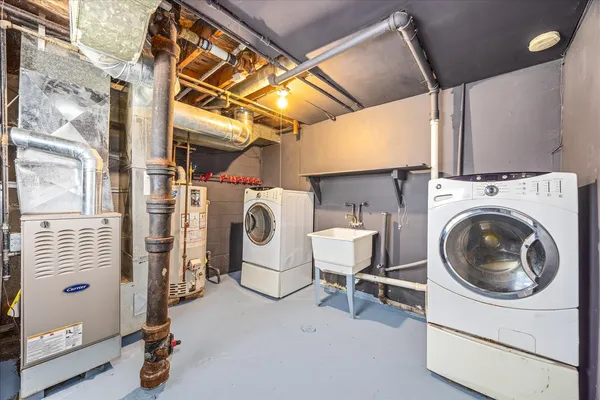 $1,400 | 13313 South Eberhart Avenue, Chicago, IL 60827