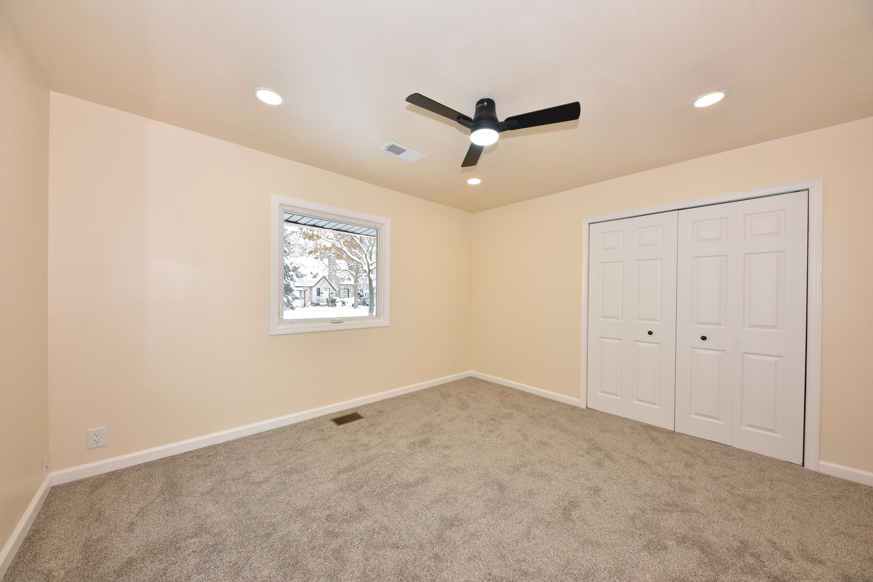 8105 West Townsend Street Milwaukee, WI 53222 - Photo 19 of 38 EUP_1614