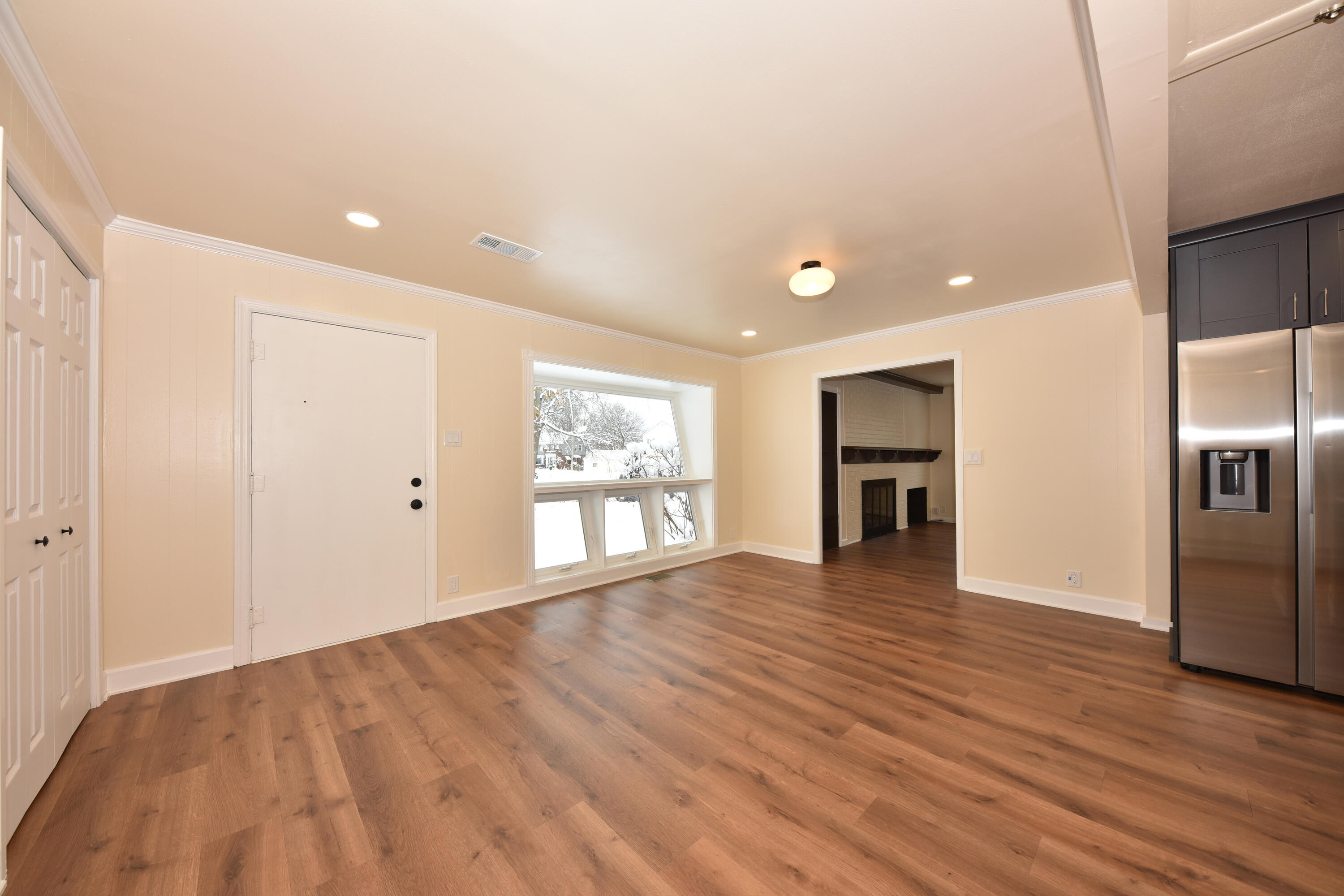 8105 West Townsend Street Milwaukee, WI 53222 - Photo 3 of 38 EUP_1595