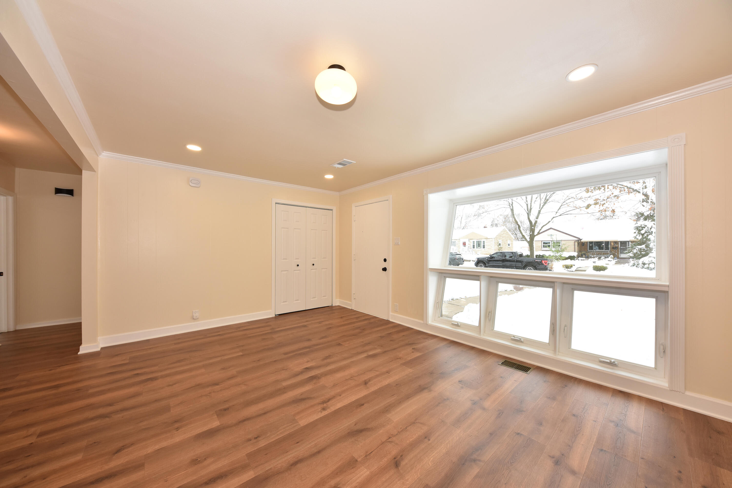 8105 West Townsend Street Milwaukee, WI 53222 - Photo 7 of 38 EUP_1599