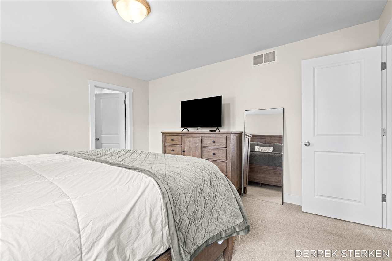 2983 Raspberry Lane Holland, MI 49424 - Photo 16 of 41