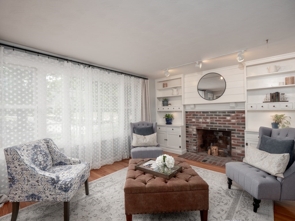 65 Locke Road Chelmsford, MA 01824 - Photo 3 of 42