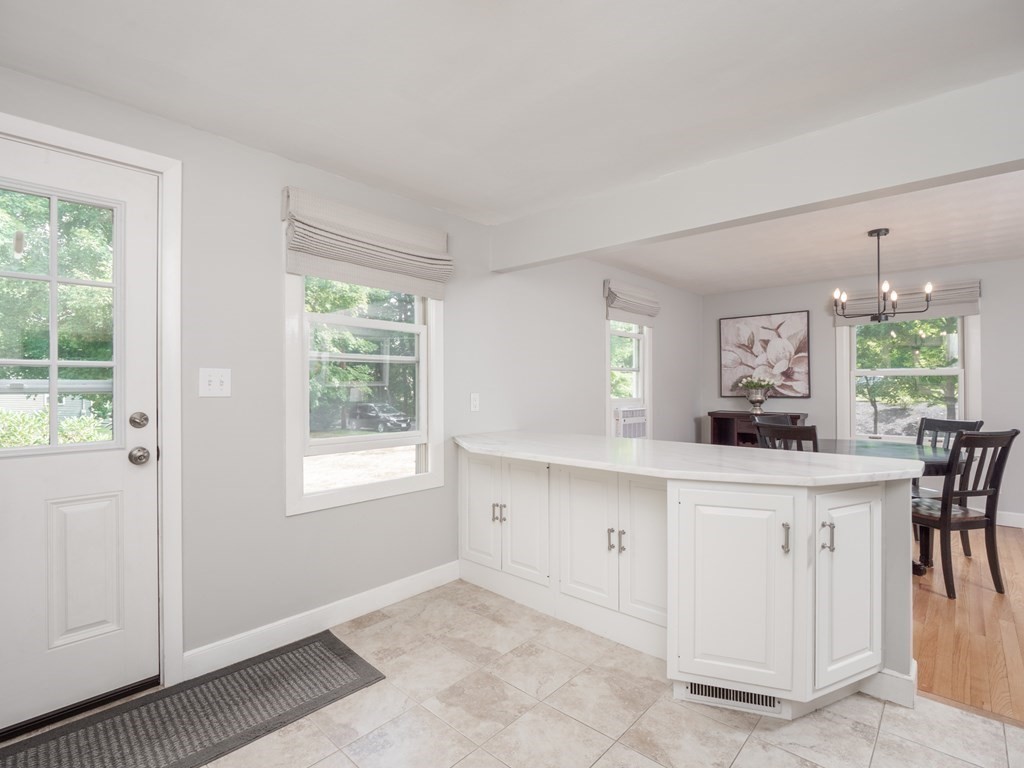 65 Locke Road Chelmsford, MA 01824 - Photo 10 of 42