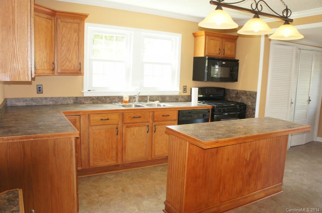 427 South Ridge Street Dallas, NC 28034 - Photo 4 of 11 Gallery Image 4