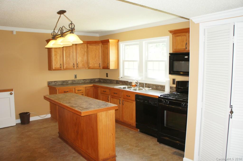 427 South Ridge Street Dallas, NC 28034 - Photo 5 of 11 Gallery Image 5