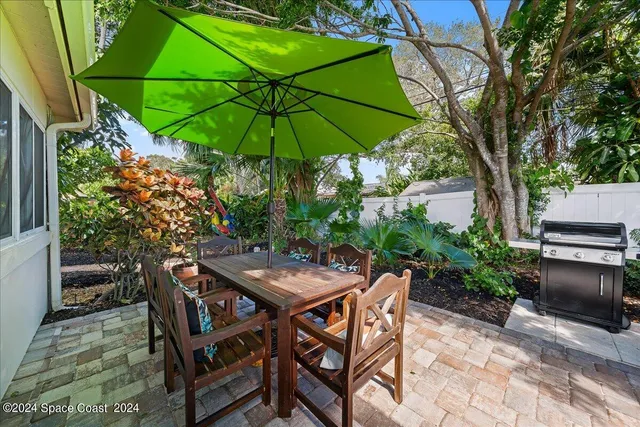 a view of outdoor space yard and patio