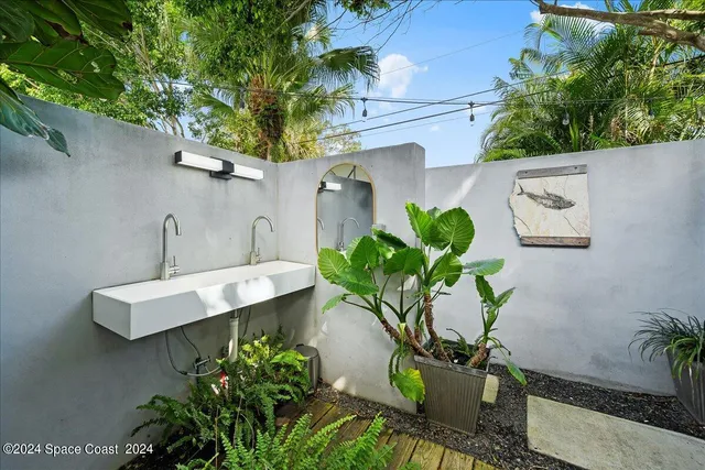 $949,999 | 404 Wayne Avenue, Indialantic, FL 32903