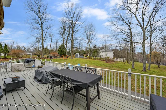 $517,000 | 407 Hill Moscow Pa, Moscow, PA 18444