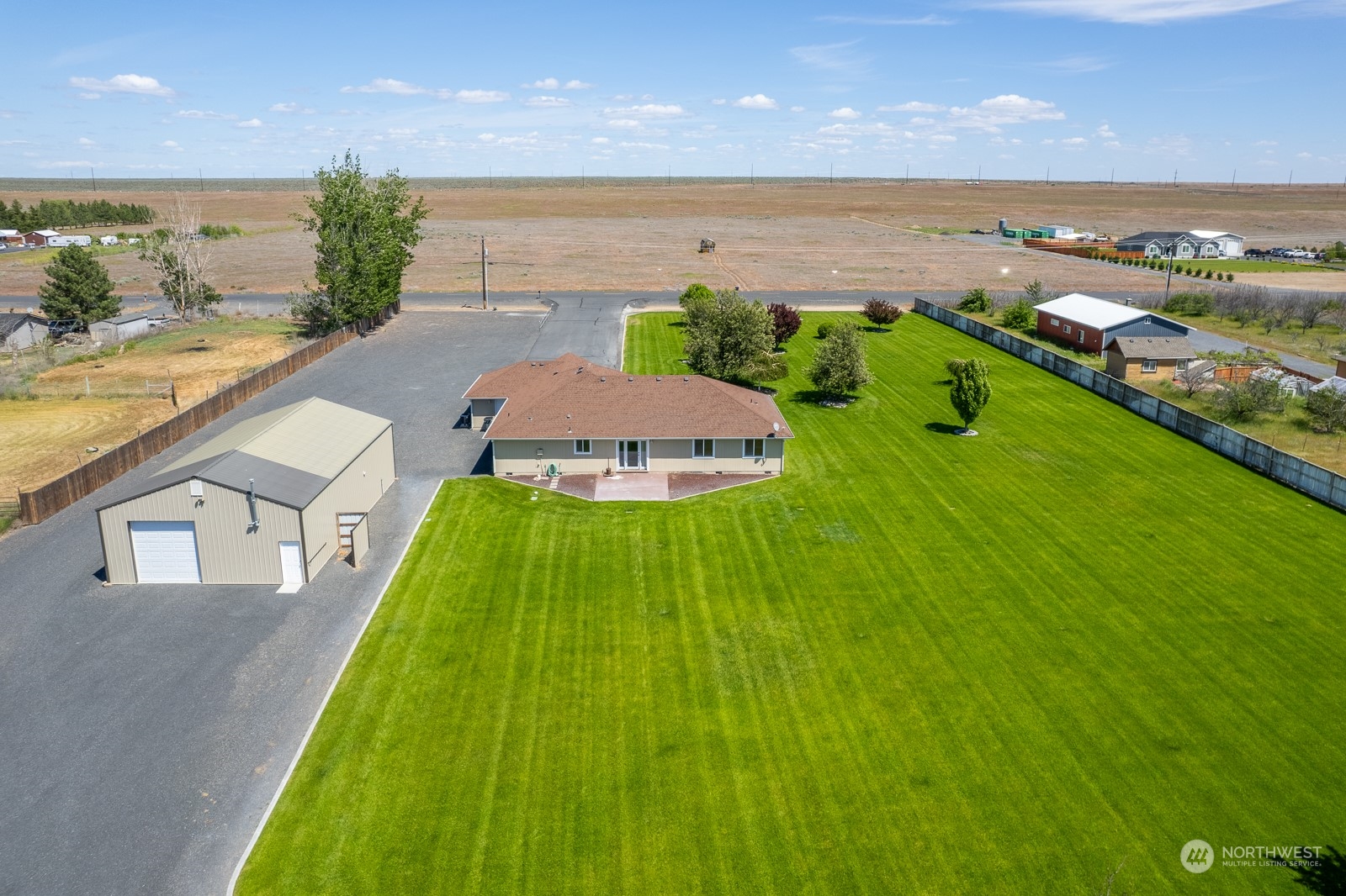 9374 Neppel Road Northeast Moses Lake, WA 98837 - Photo 8 of 38 Gallery Image 8