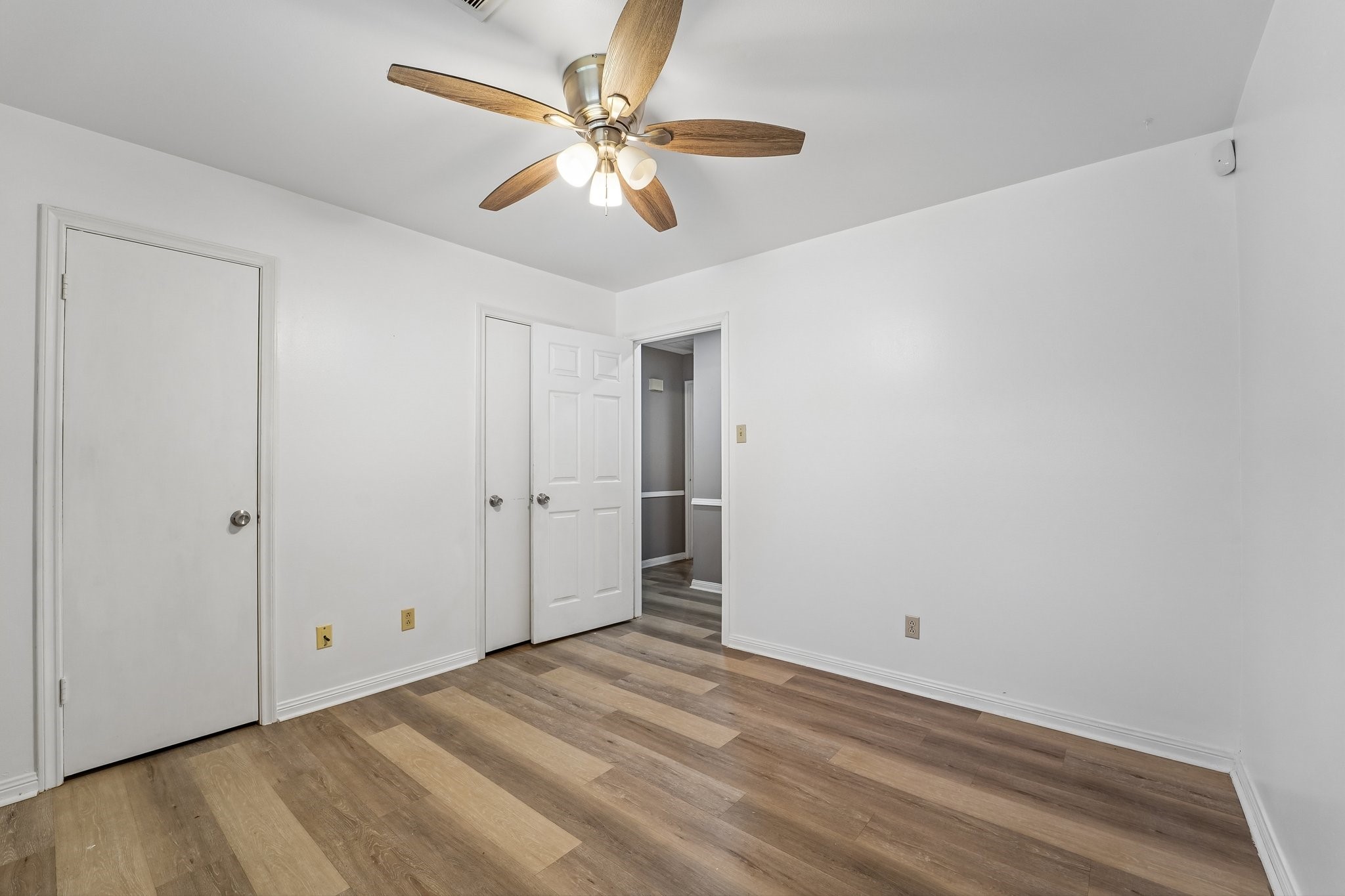 6123 Rena Street Houston, TX 77092 - Photo 24 of 48 Secondary bedroom 1 of 3