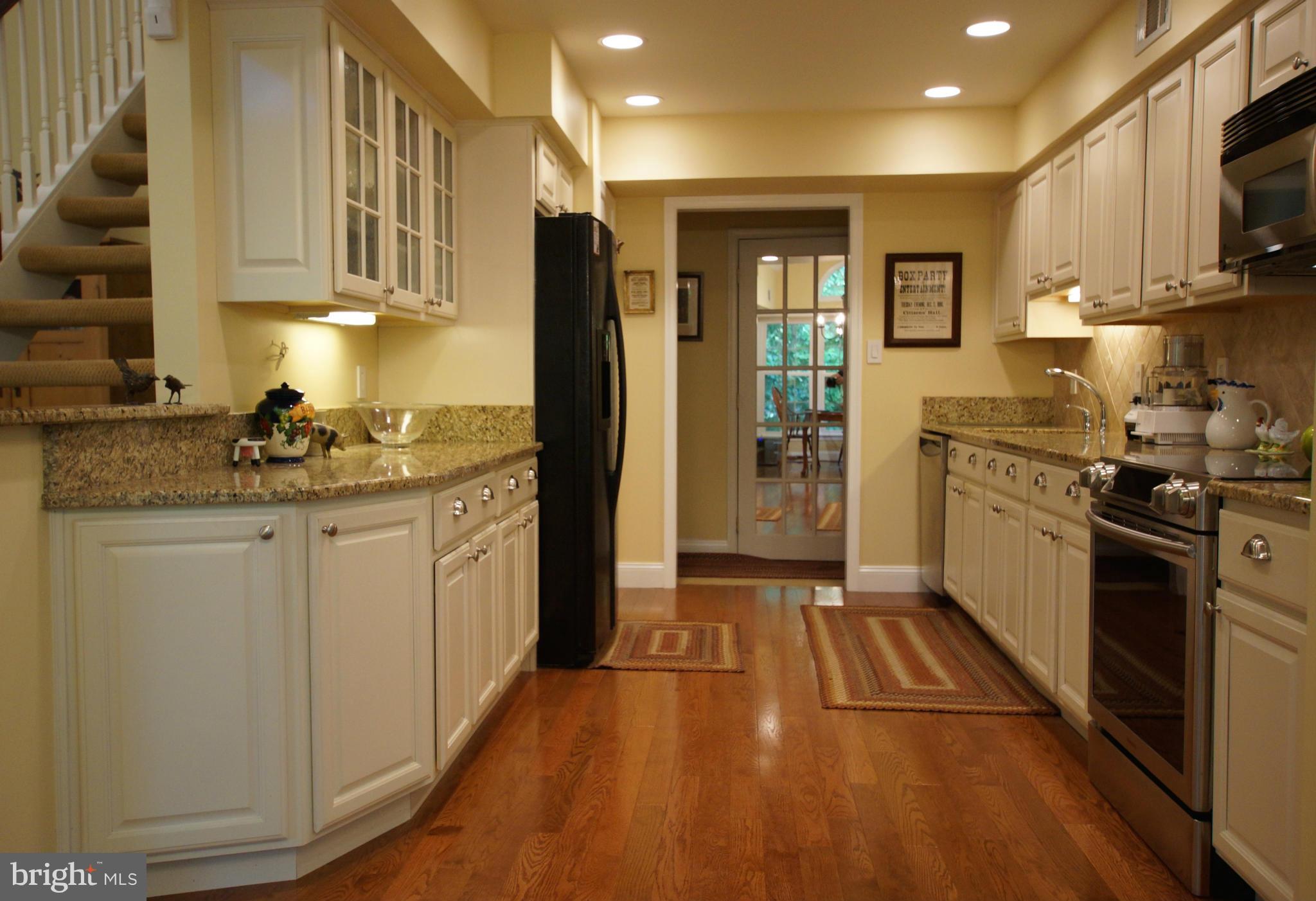1419 Church Hill Place Reston, VA 20194 - Photo 3 of 12 Kitchen