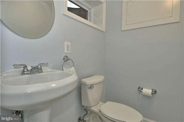 10014 Portland Road Silver Spring, MD 20901 - Photo 24 of 29 Bath