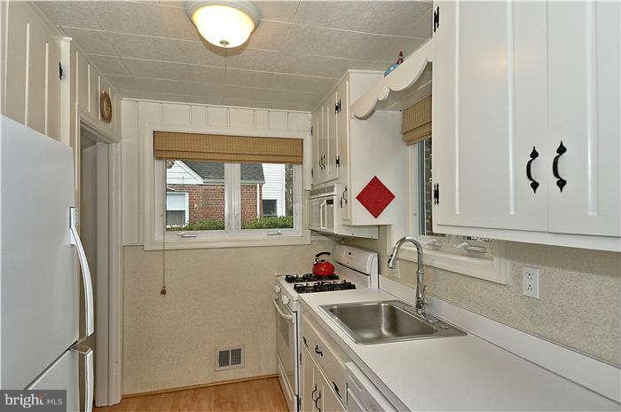 10014 Portland Road Silver Spring, MD 20901 - Photo 6 of 29 Kitchen