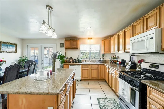 $768,000 | 1801 West Cameron Street, Long Beach, CA 90810