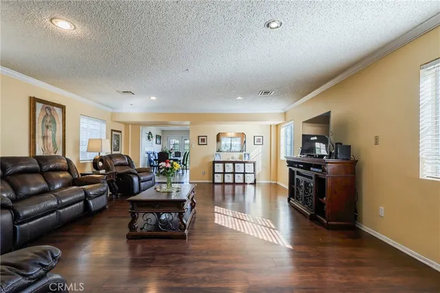 $768,000 | 1801 West Cameron Street, Long Beach, CA 90810