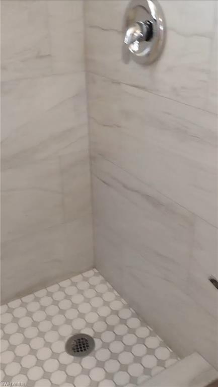 5395 Carolina Avenue Naples, FL 34113 - Photo 5 of 11 a bathroom with a window