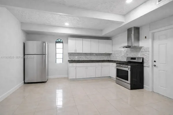 $999,000 | 10981 Southwest 44th Street, Miami, FL 33165