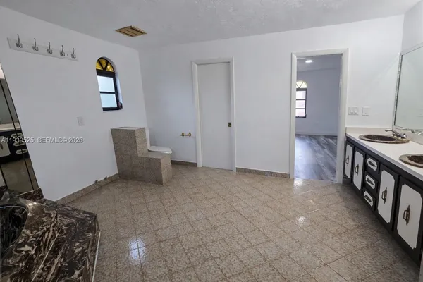$999,000 | 10981 Southwest 44th Street, Miami, FL 33165