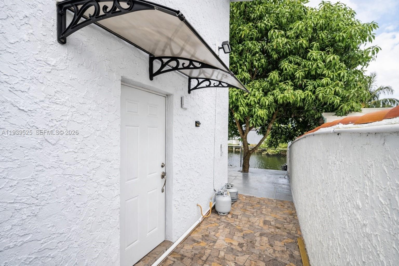 10981 Southwest 44th Street Miami, FL 33165 - Photo 25 of 27