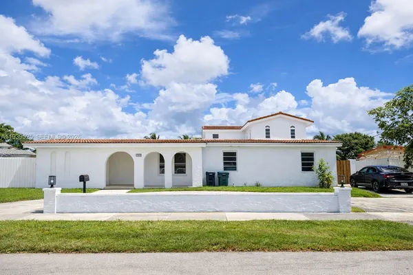 $999,000 | 10981 Southwest 44th Street, Miami, FL 33165
