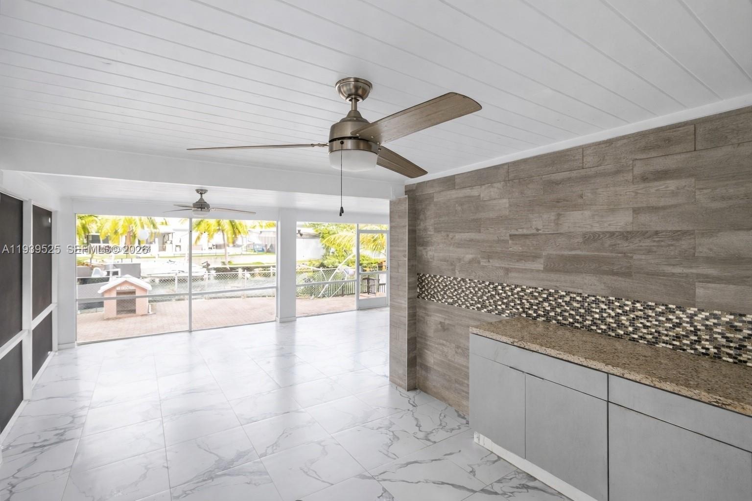 10981 Southwest 44th Street Miami, FL 33165 - Photo 7 of 27