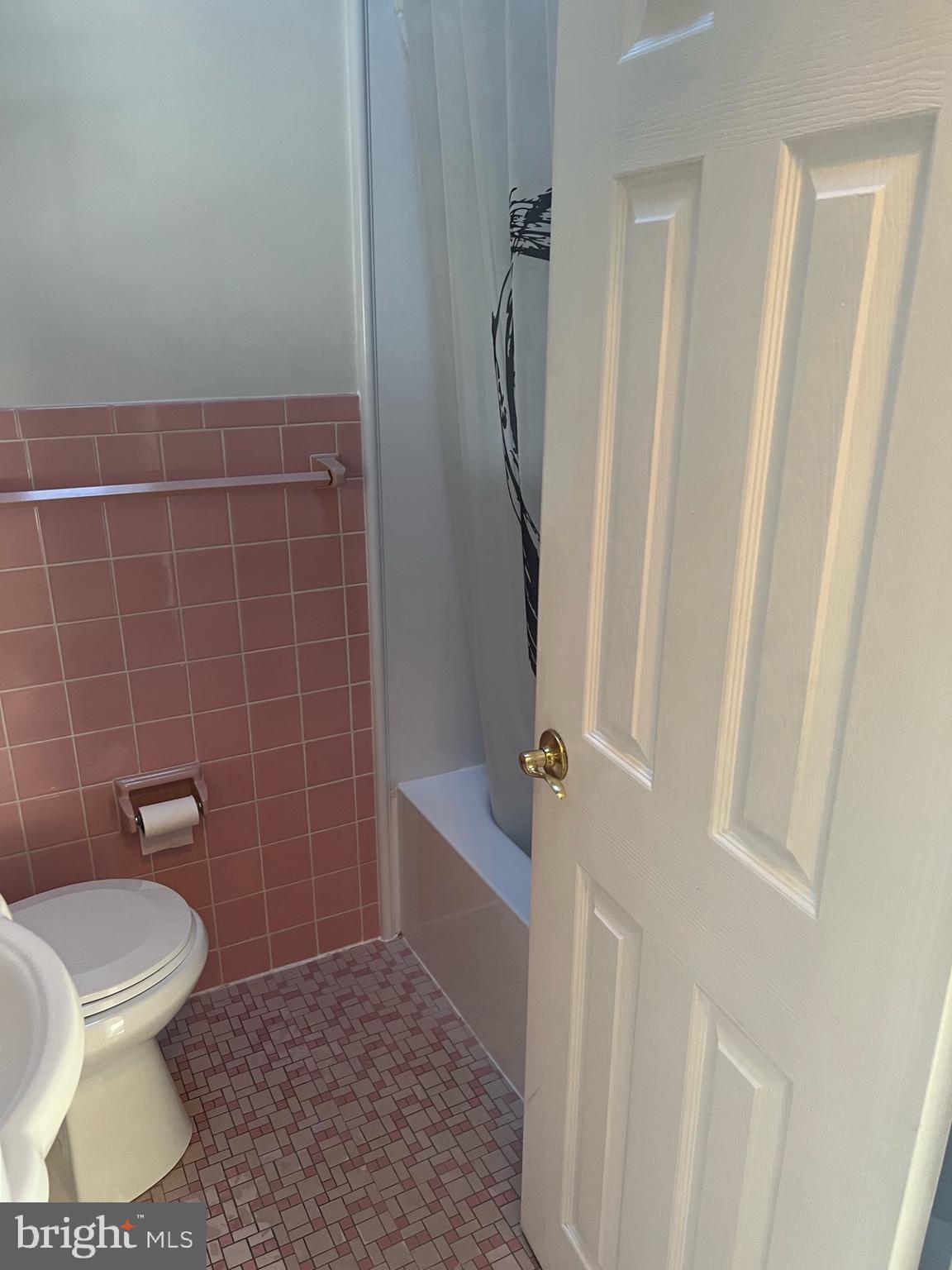 11818 Basile Road Philadelphia, PA 19154 - Photo 10 of 17 Full Bathroom
