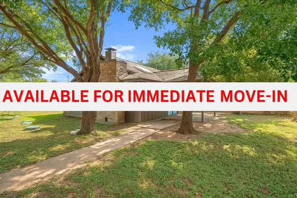 $1,800 | 1601 West Lane, Unit A, Austin, TX 78732