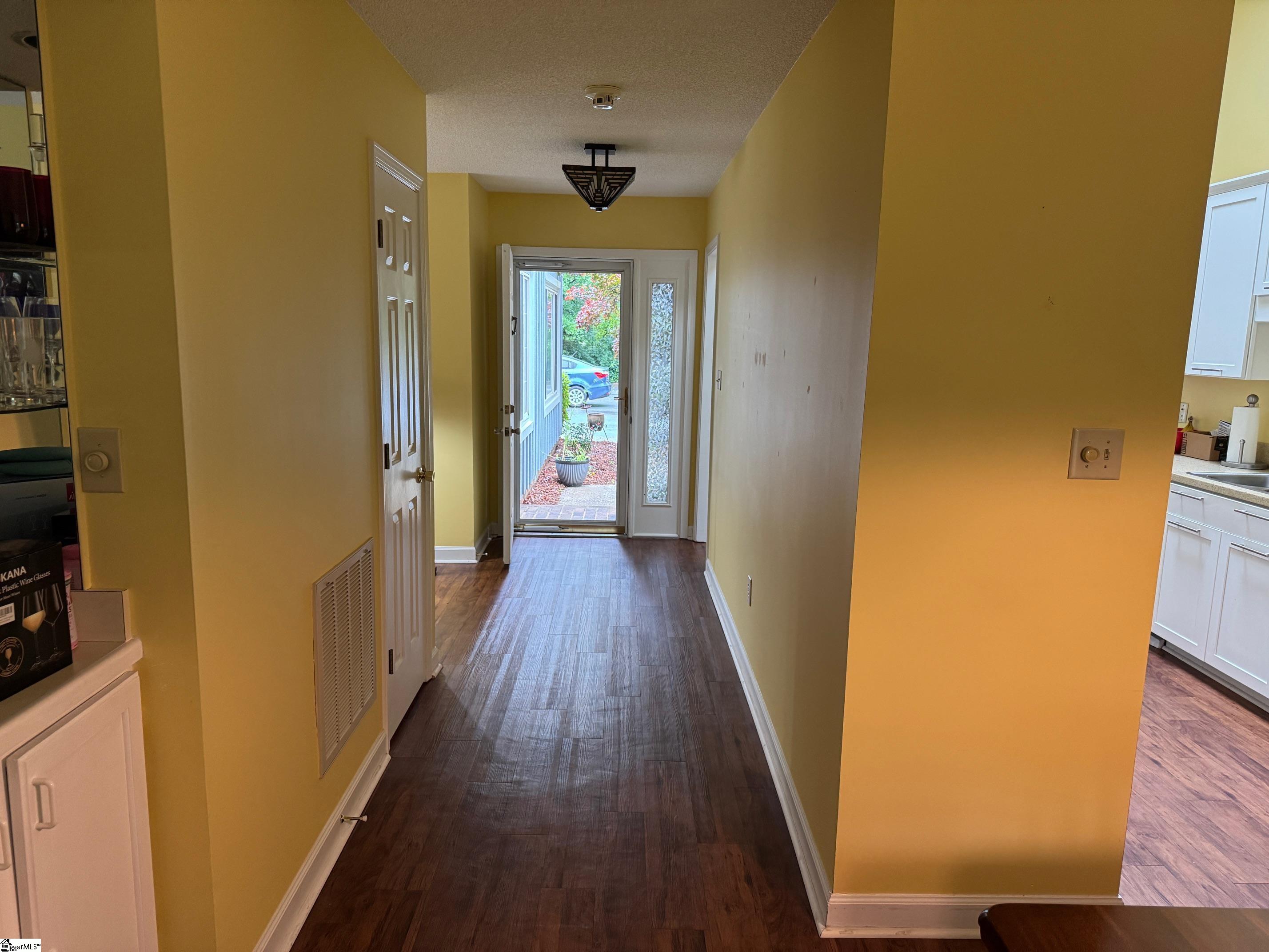 151 Woodridge Road, Unit 201 Greenwood, SC 29646 - Photo 6 of 8 Gallery Image 6