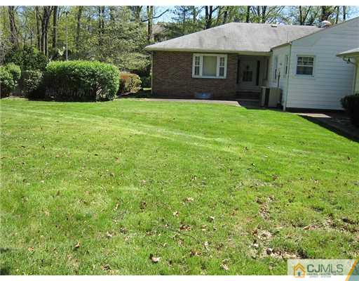 69 Sherwood Road Colonia, NJ 07067 - Photo 11 of 14
