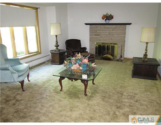 69 Sherwood Road Colonia, NJ 07067 - Photo 4 of 14
