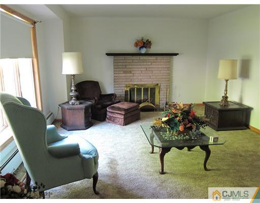 69 Sherwood Road Colonia, NJ 07067 - Photo 5 of 14