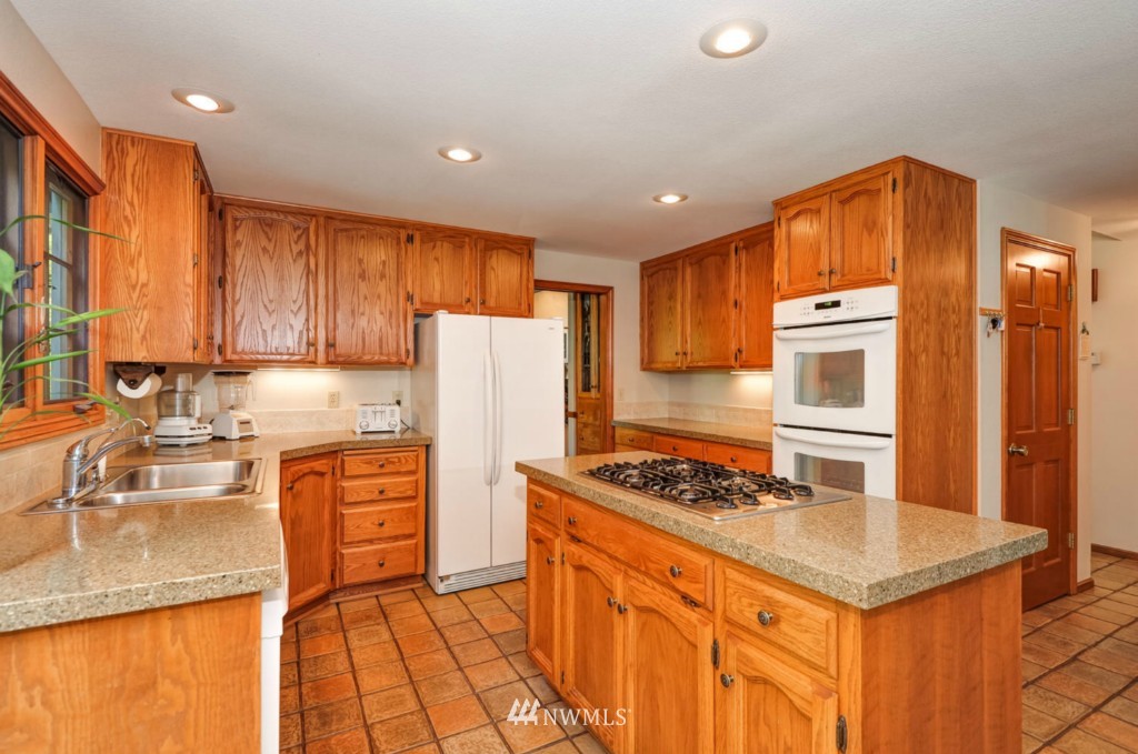 24226 26th Avenue Southeast Bothell, WA 98021 - Photo 8 of 22