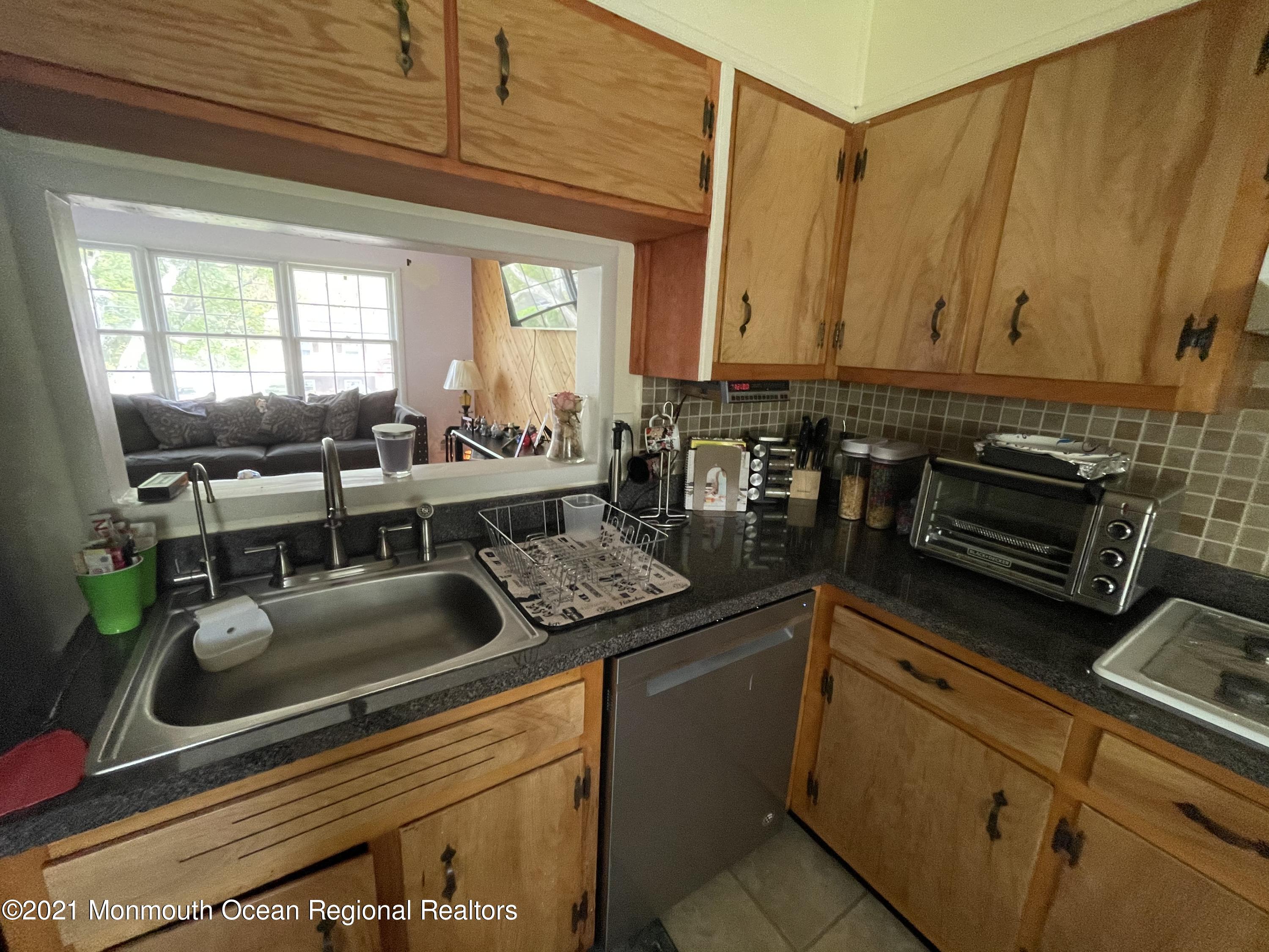 37 Andover Road Jackson, NJ 08527 - Photo 11 of 20 E903A5F0-74E6-45E8-875A-26F8E1E59424