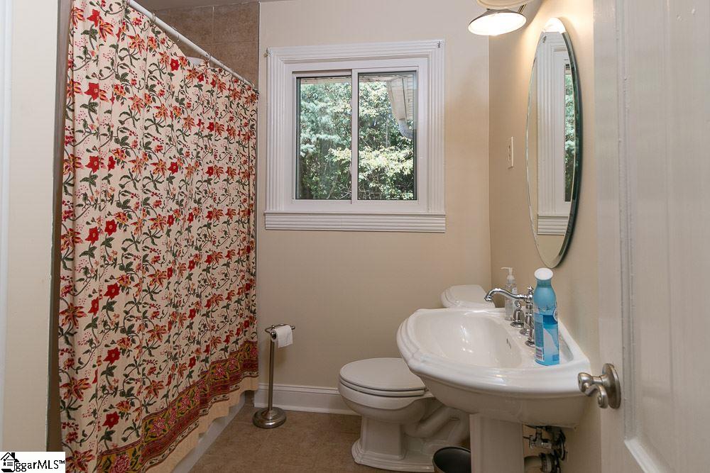100 Meadow Road Laurens, SC 29360 - Photo 13 of 21 Gallery Image 13