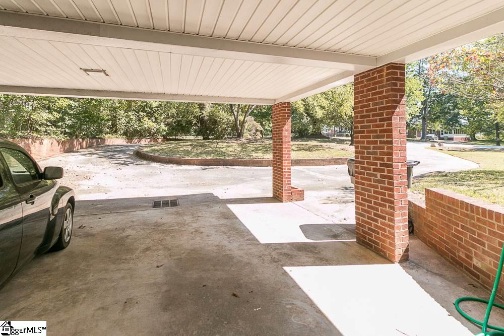 100 Meadow Road Laurens, SC 29360 - Photo 20 of 21 Gallery Image 20