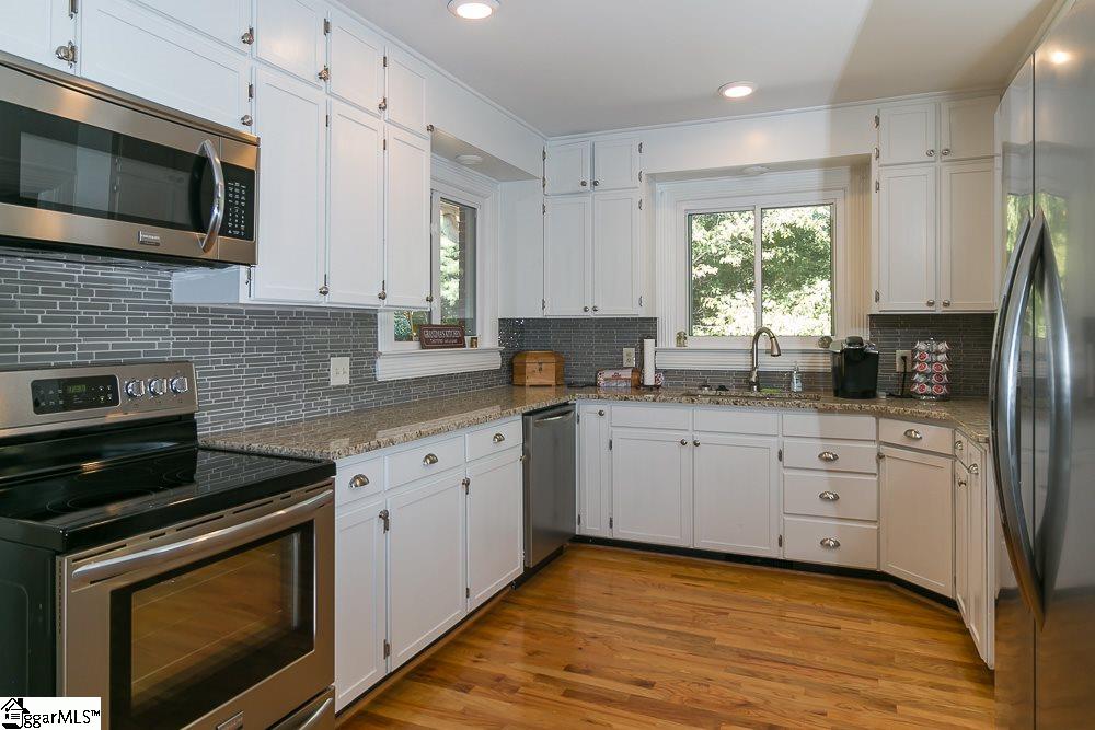 100 Meadow Road Laurens, SC 29360 - Photo 3 of 21 Gallery Image 3