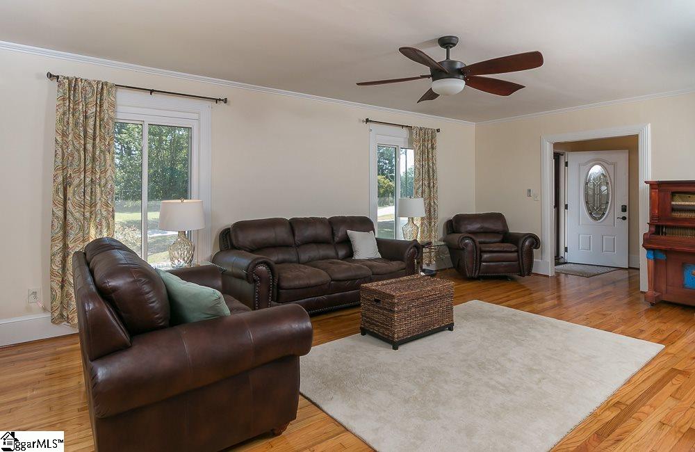 100 Meadow Road Laurens, SC 29360 - Photo 5 of 21 Gallery Image 5