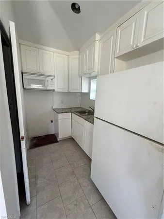 $900 | 1189 North Tamiami Trail, Unit H, North Fort Myers, FL 33903